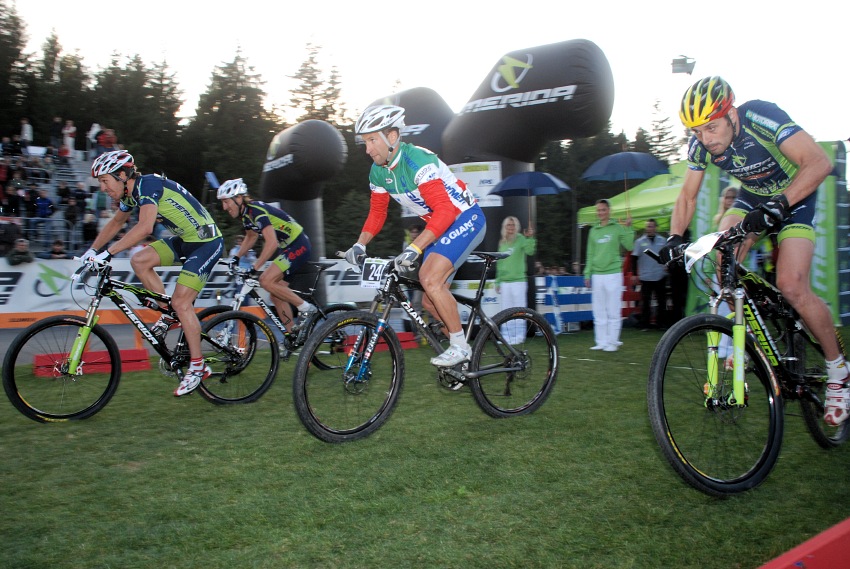 Merida Bike Vysoina '08 - sprint: Ralph Naef opt nejrycheji odstartoval