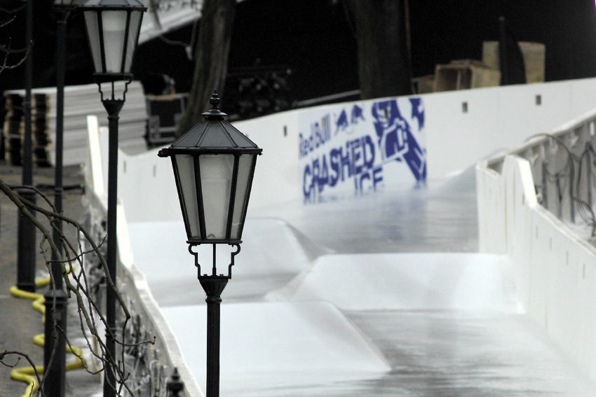 Red Bull Crashed Ice - Vyehrad 2009: stedn pas