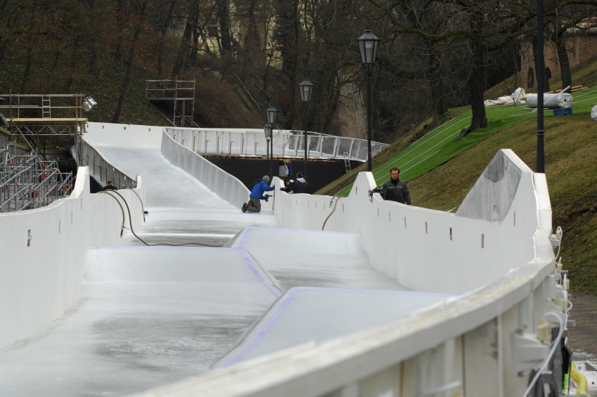 Red Bull Crashed Ice - Vyehrad 2009: stedn pas