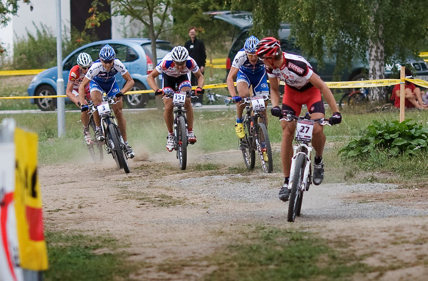 Bakovsk maraton 2009 - Vokrouhlk u si kontroluje 1. msto, o 2. se svd tuh boj