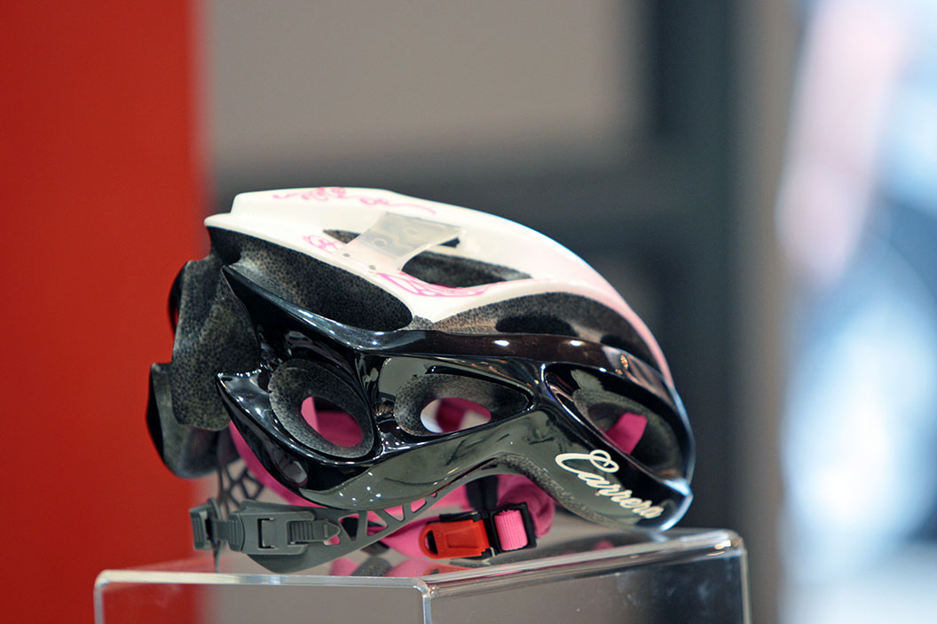Carrera helmets 2010 na Eurobike 2009