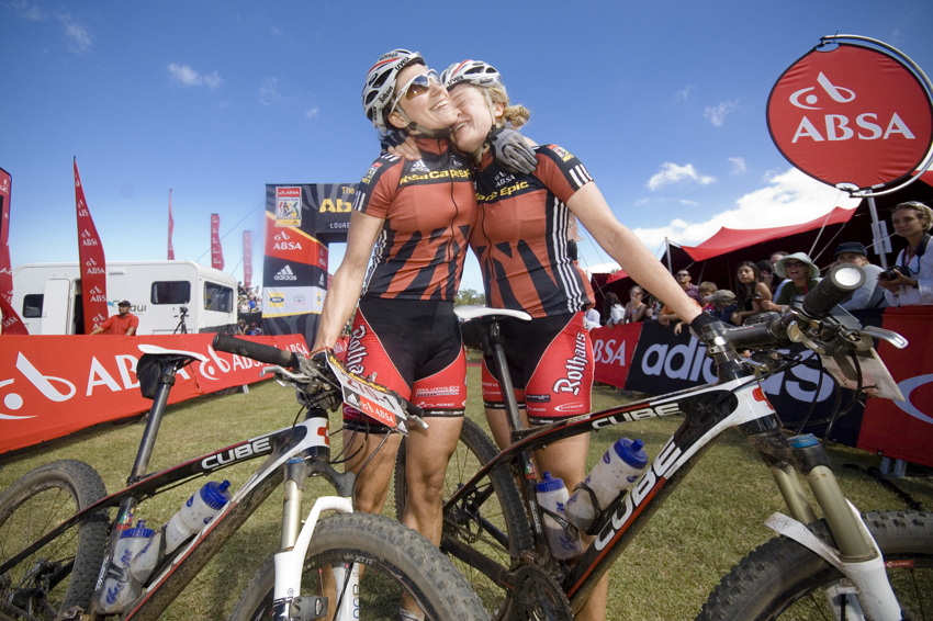 ABSA Cape Epic 2010 - 8. etapa: sestry Noergaardovy vtz