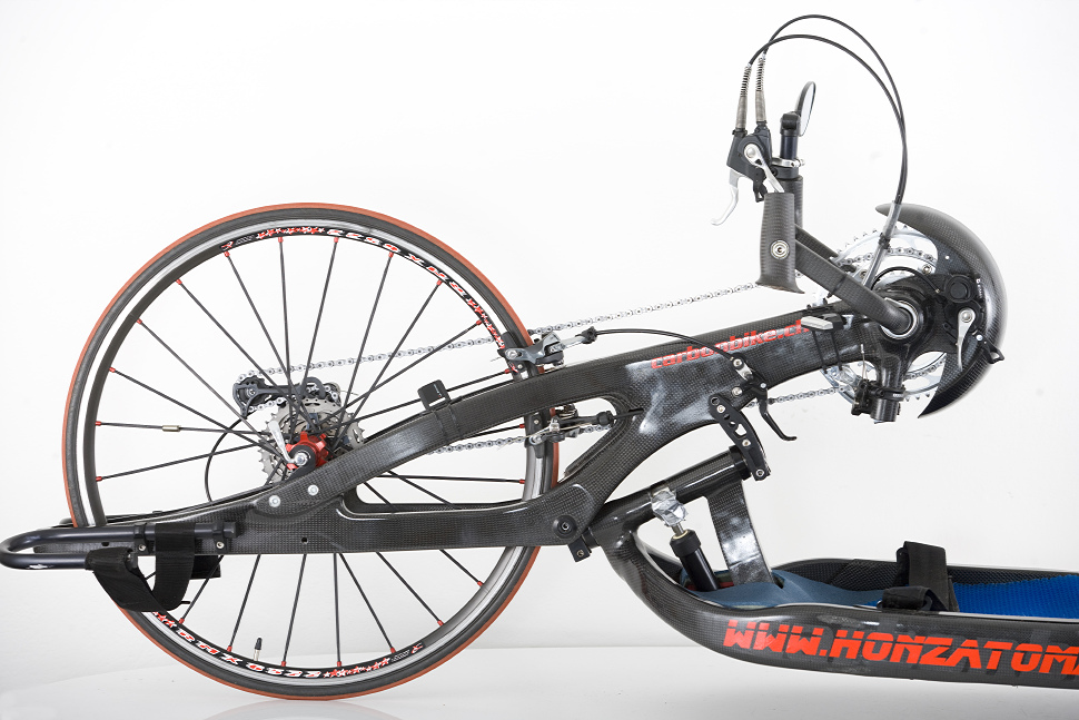 Karbon trochu jinak, aneb handbike