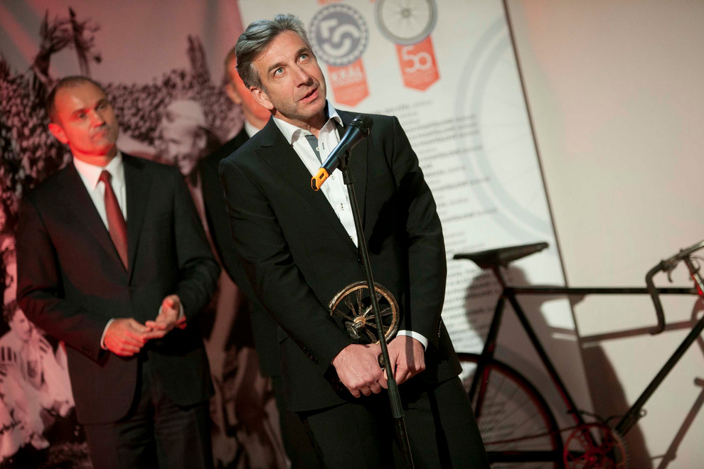 Krl cyklistiky 2014 - tatnek Leopolda Kniga pevzal cenu pro nejlepho silnie za svho spnho syna