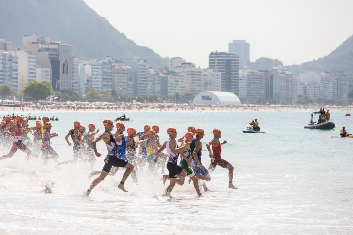 start triatlonu na pl Copacabana