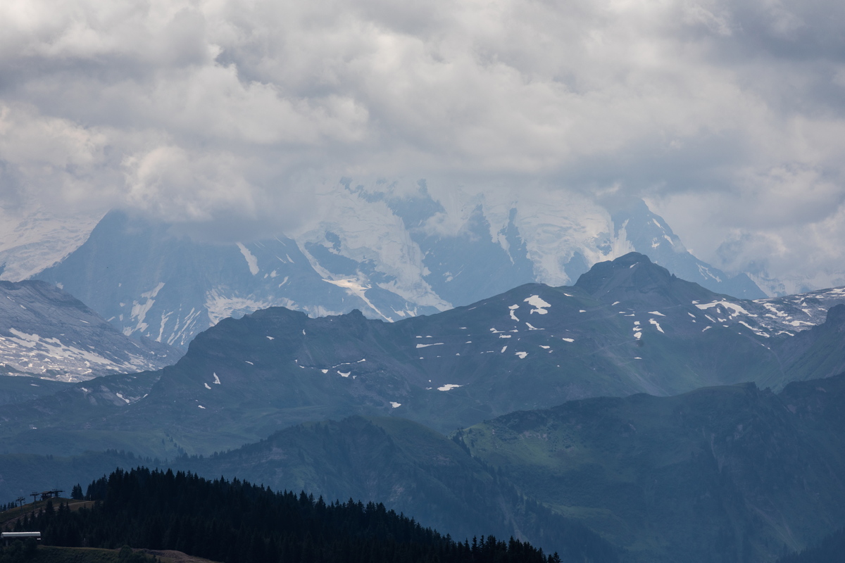 Vrchol Mont Blanc zstal po vtinu vkendu v mracch