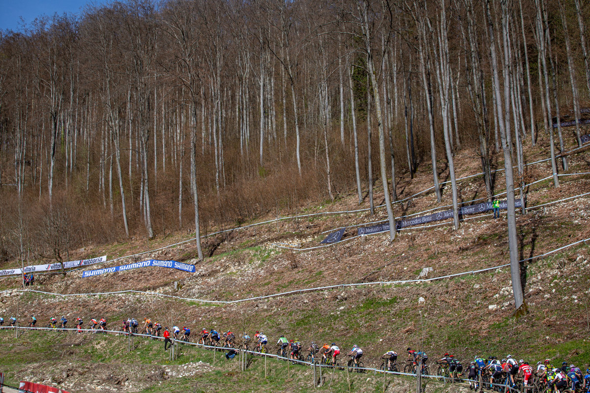 Albstadt '21 - juniors - po chvli je pole nataen do nekonena