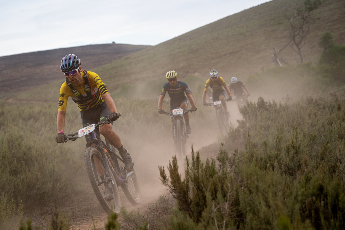 Cape Epic 2022 - 3.E. - Martin Stoek ve spolenosti Nino Schurtera