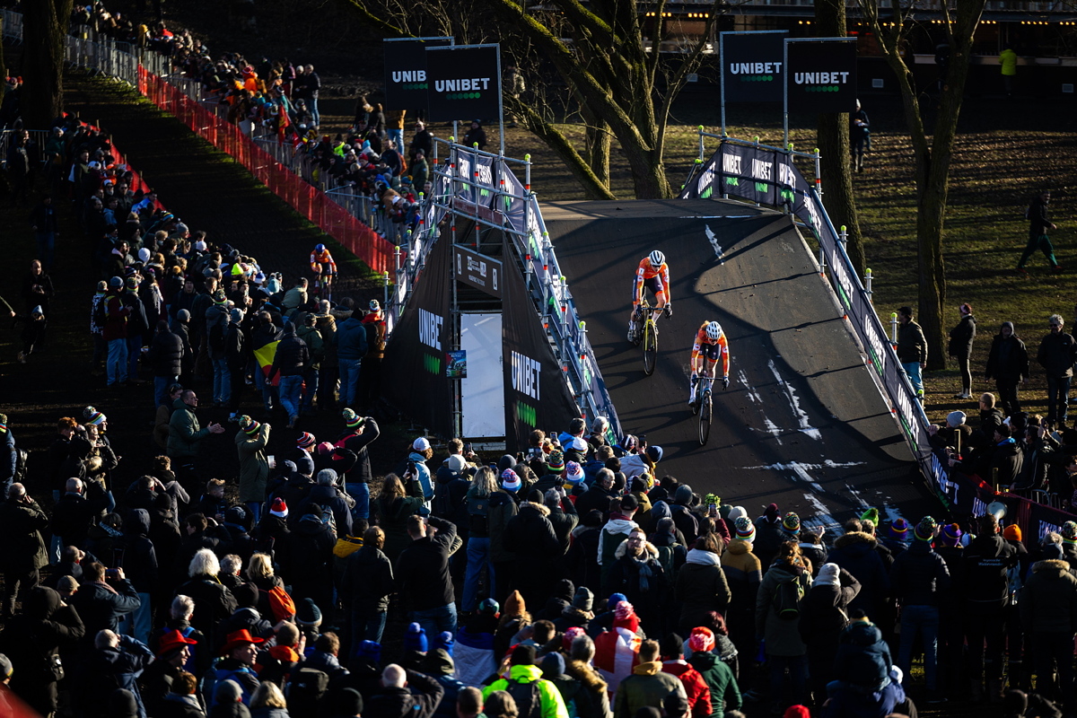 ensk mistrovstv Nizozemska o duhov dres