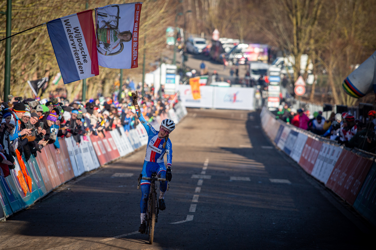 MS v cyklokrosu - Livin 2025 - vicemistryn svta Barbora Bukovsk