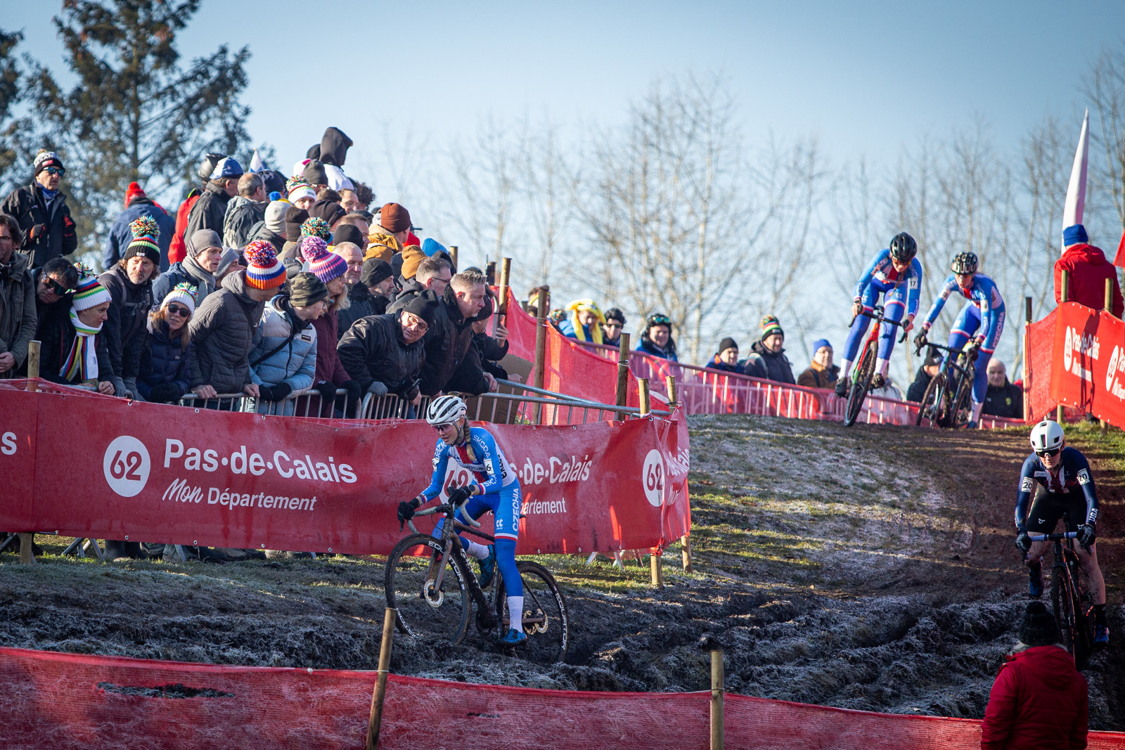 MS v cyklokrosu - Livin 2025 - esk juniorky v 1. kolo tm spolu