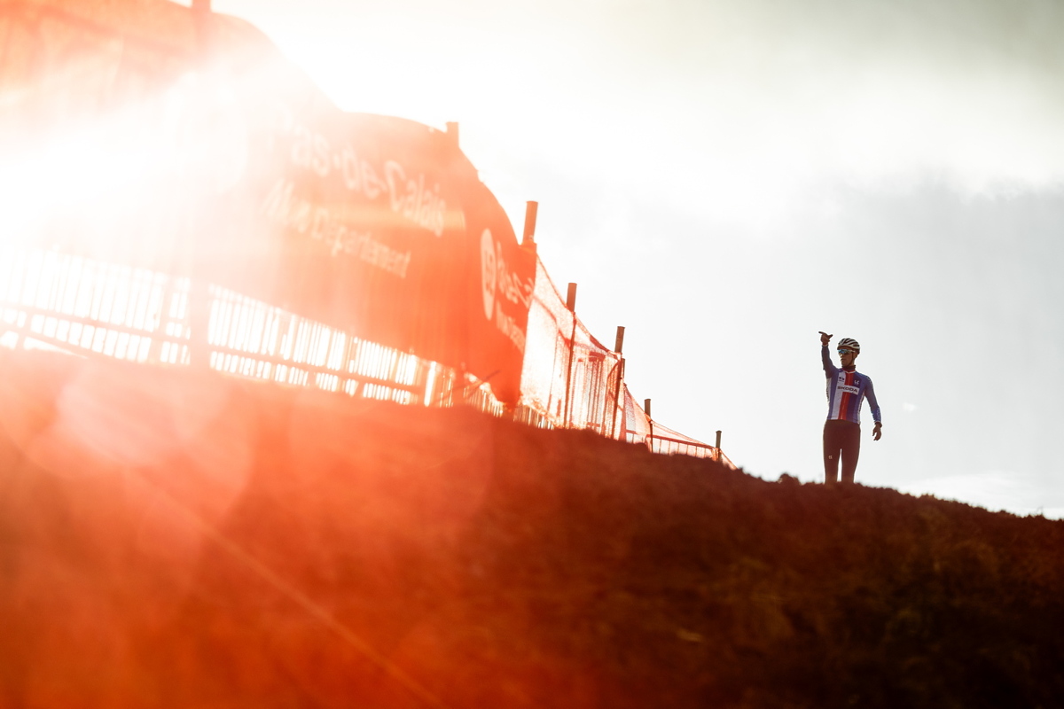 Zdenk tybar lad podveern stopy