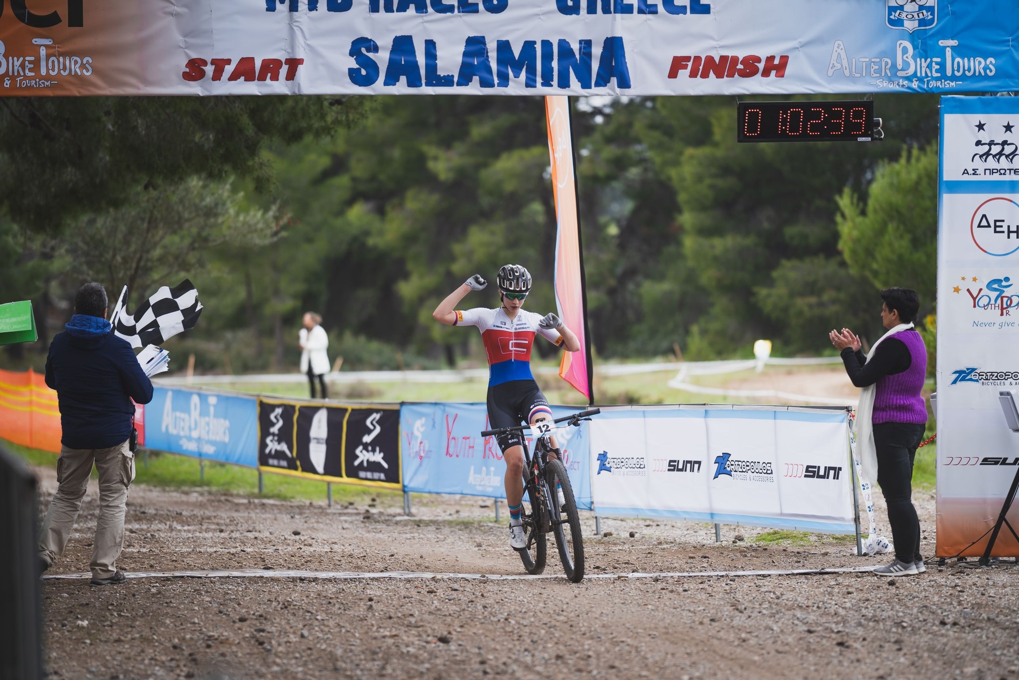 Salamina 2025 - esk rozjet