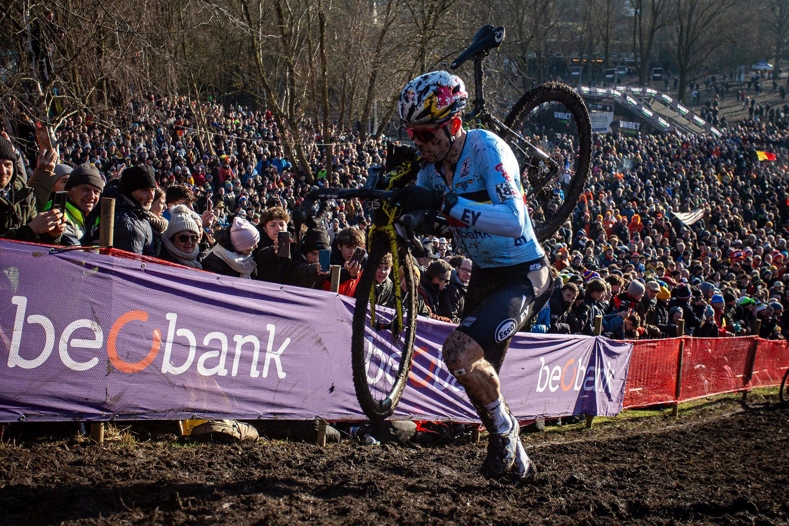 MS v cyklokrosu - Livin 2025 - Wout van Aert s natrenmi gatmi