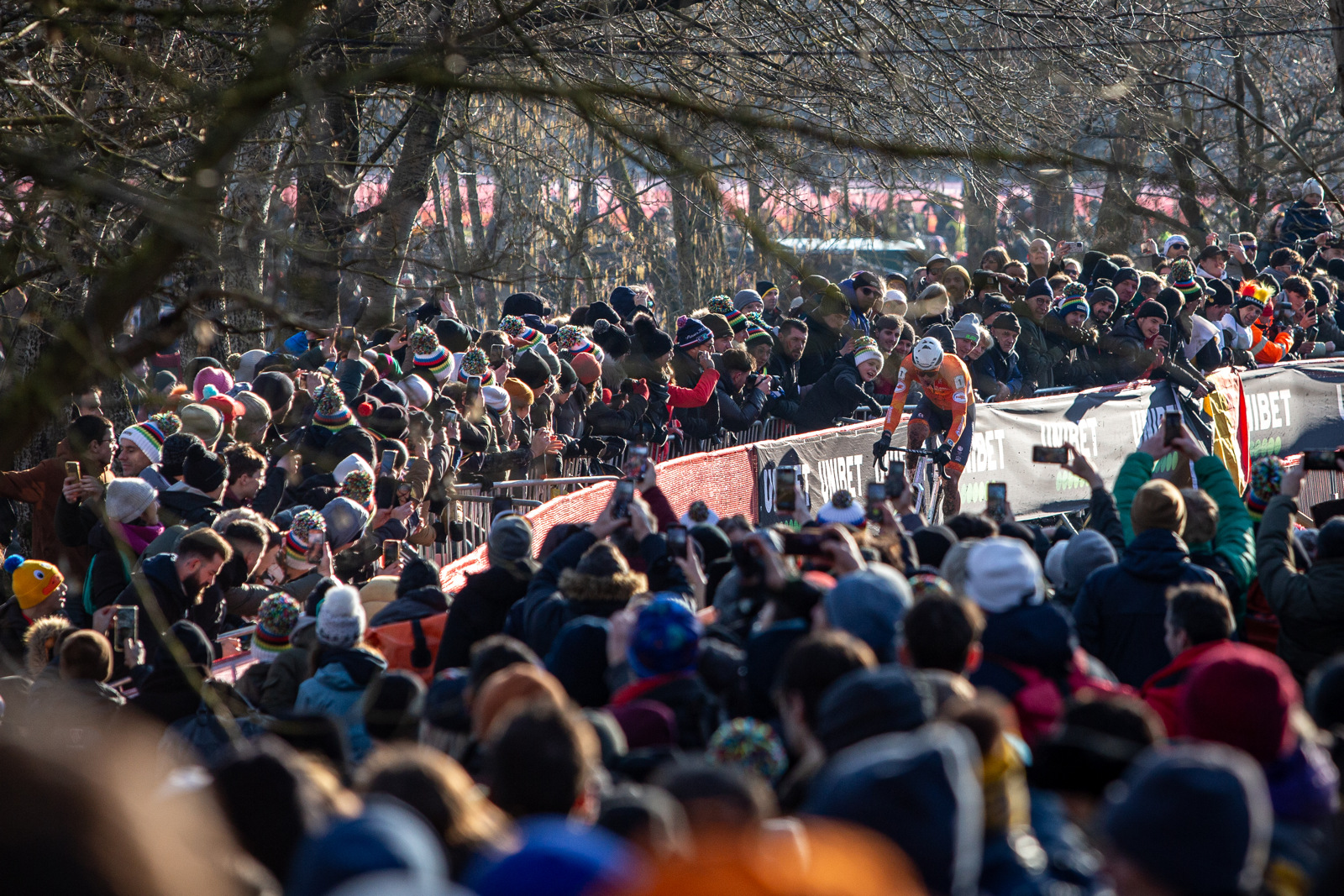 MS v cyklokrosu - Livin 2025 - 50 000 fanouk