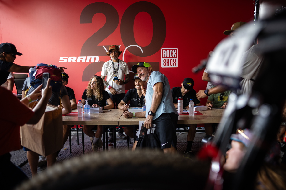 Na Nina se stly dlouh fronty