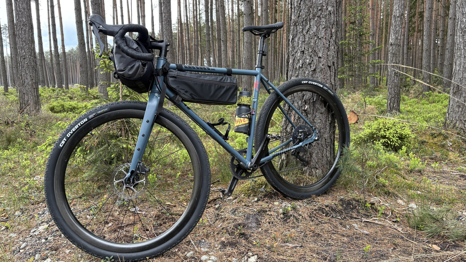 Gravel plt CST Overton & Pika 700x45c