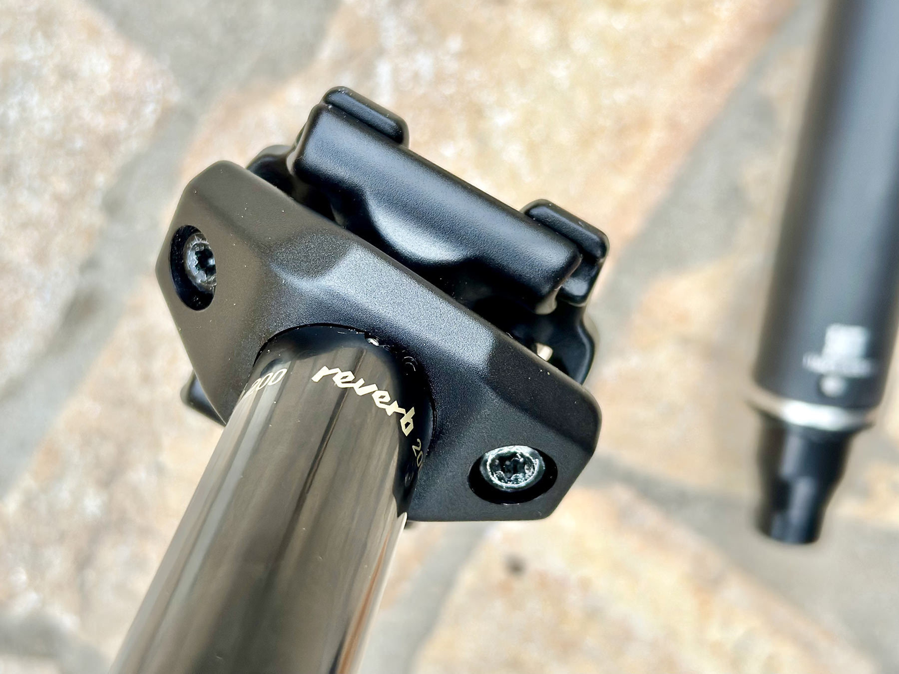 Rock Shox Reverb AXS