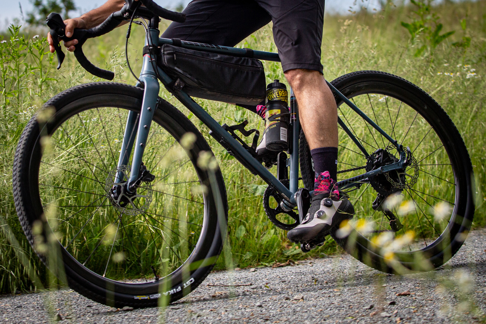 Gravel plt CST Overton & Pika 700x45c