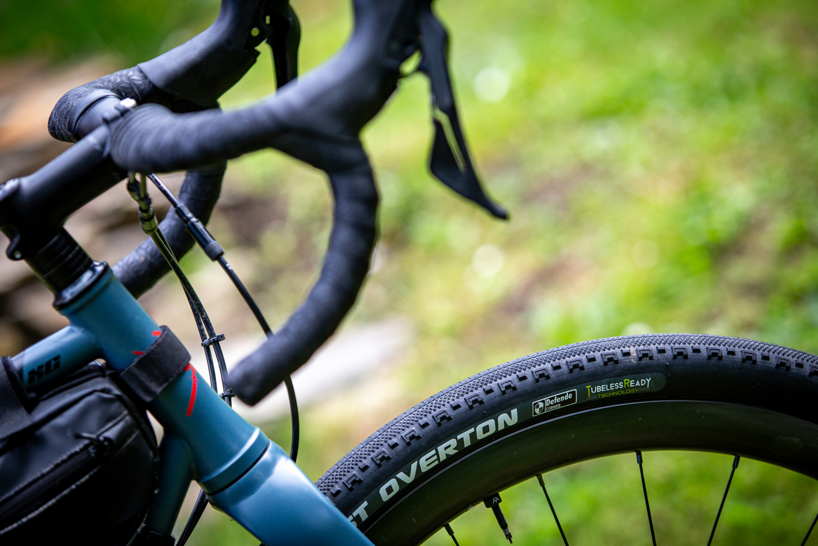 Gravel plt CST Overton & Pika 700x45c