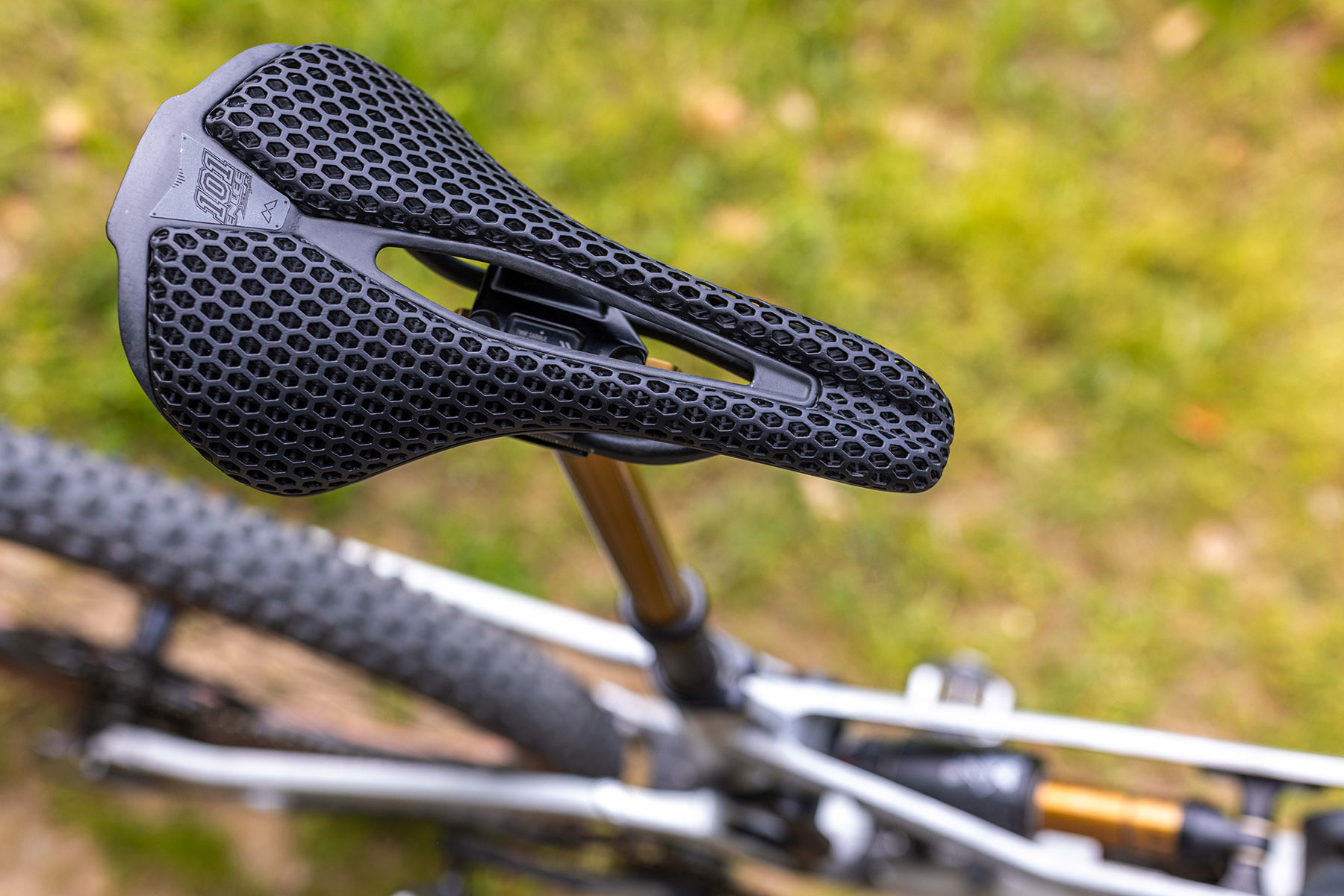 Sedlo s 3D - Enlee EM 800