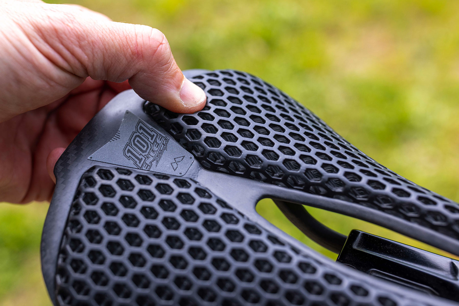 Sedlo s 3D - Enlee EM 800