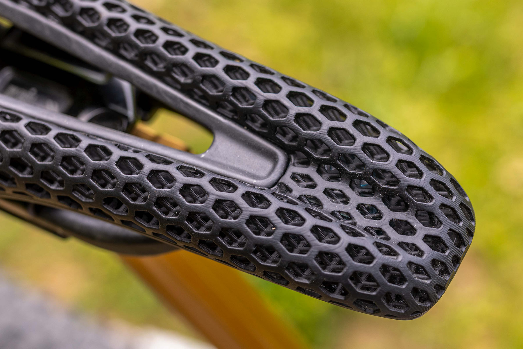 Sedlo s 3D - Enlee EM 800