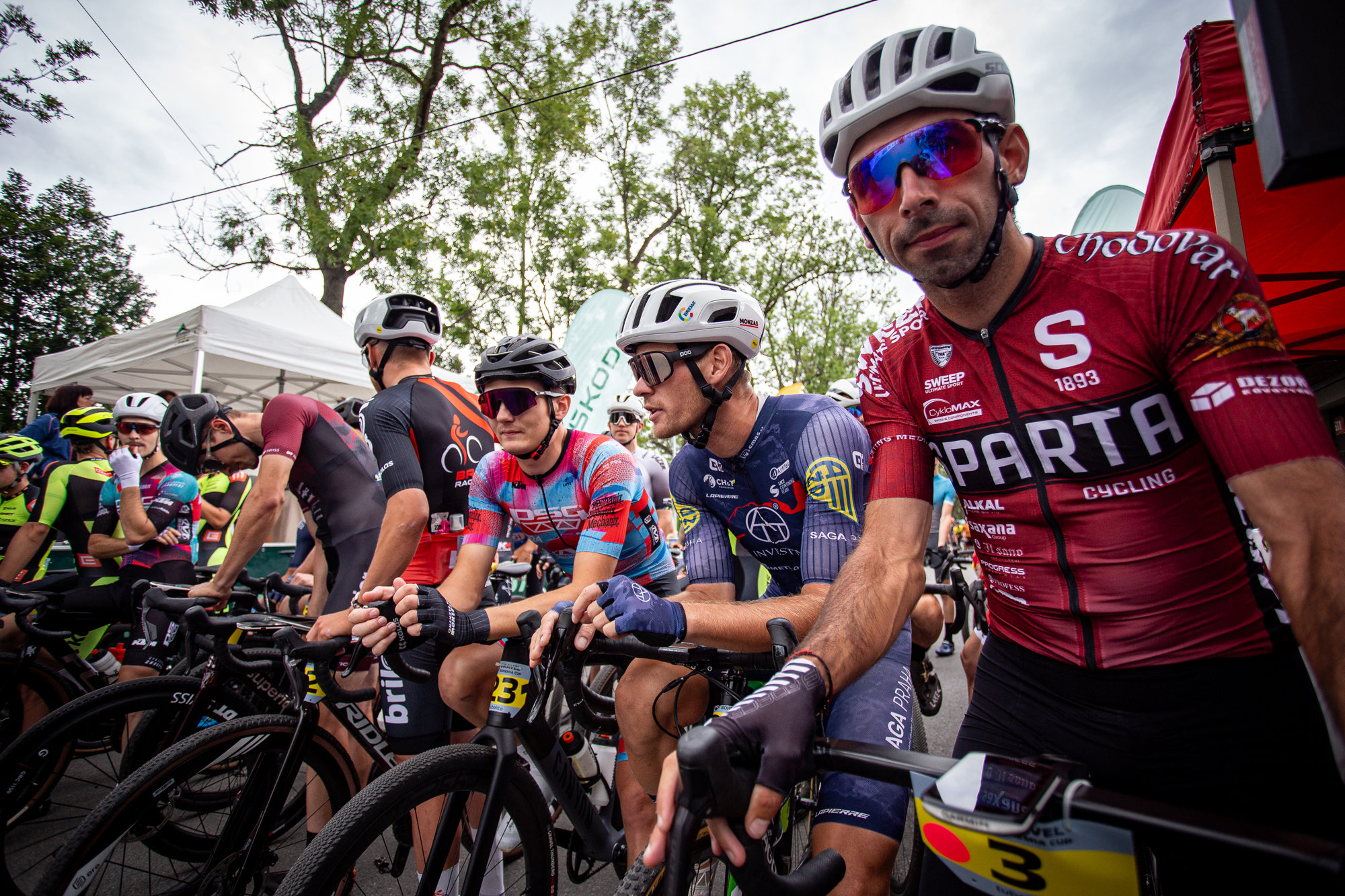 Hlinsko 2025 - zkuen gravelista Tom Kalojros a premiant Michael Kukrle