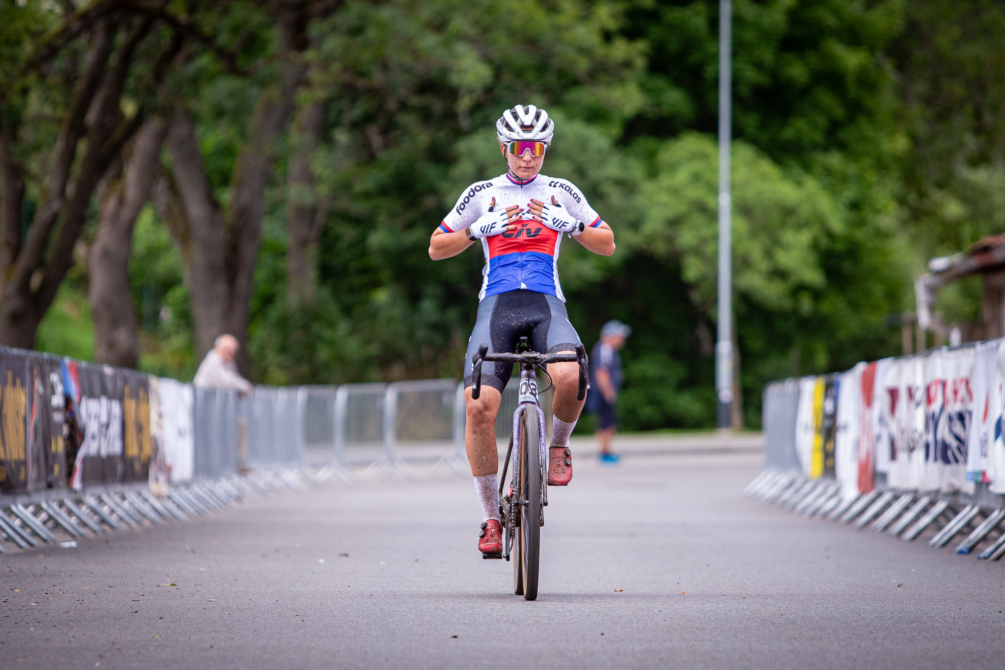Hlinsko 2025 - Kristna Zemanov suvernn mezi enami, mezi mui na 84km trase 5.