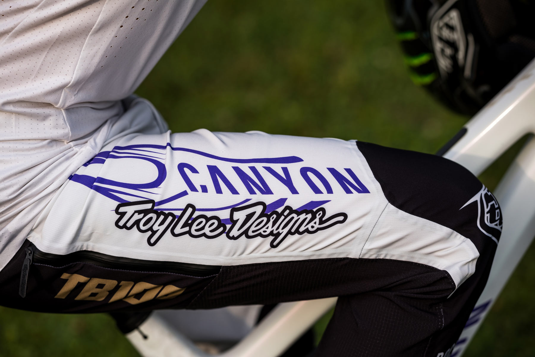 Canyon Sender CFR Team Troye Brosnana