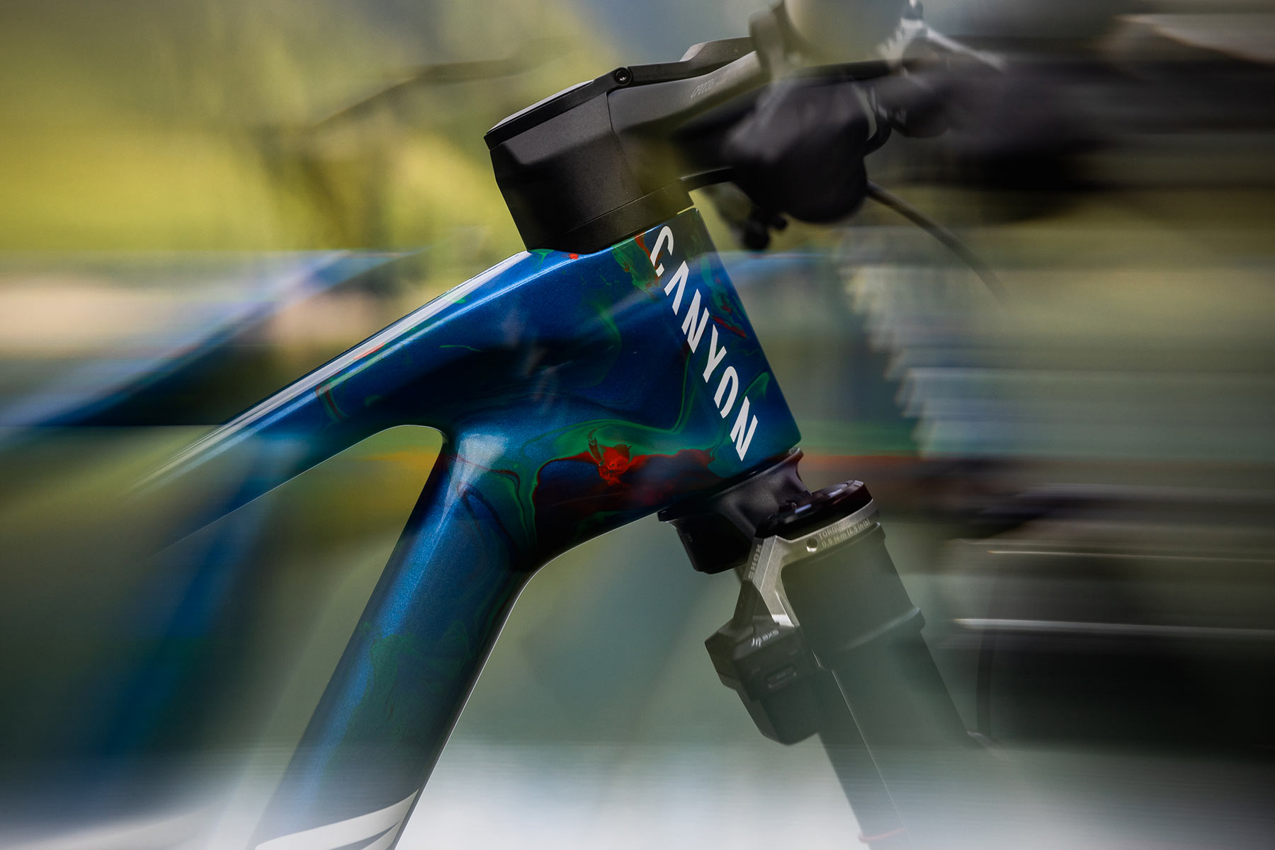 Canyon Lux CFR Valentiny Corvi