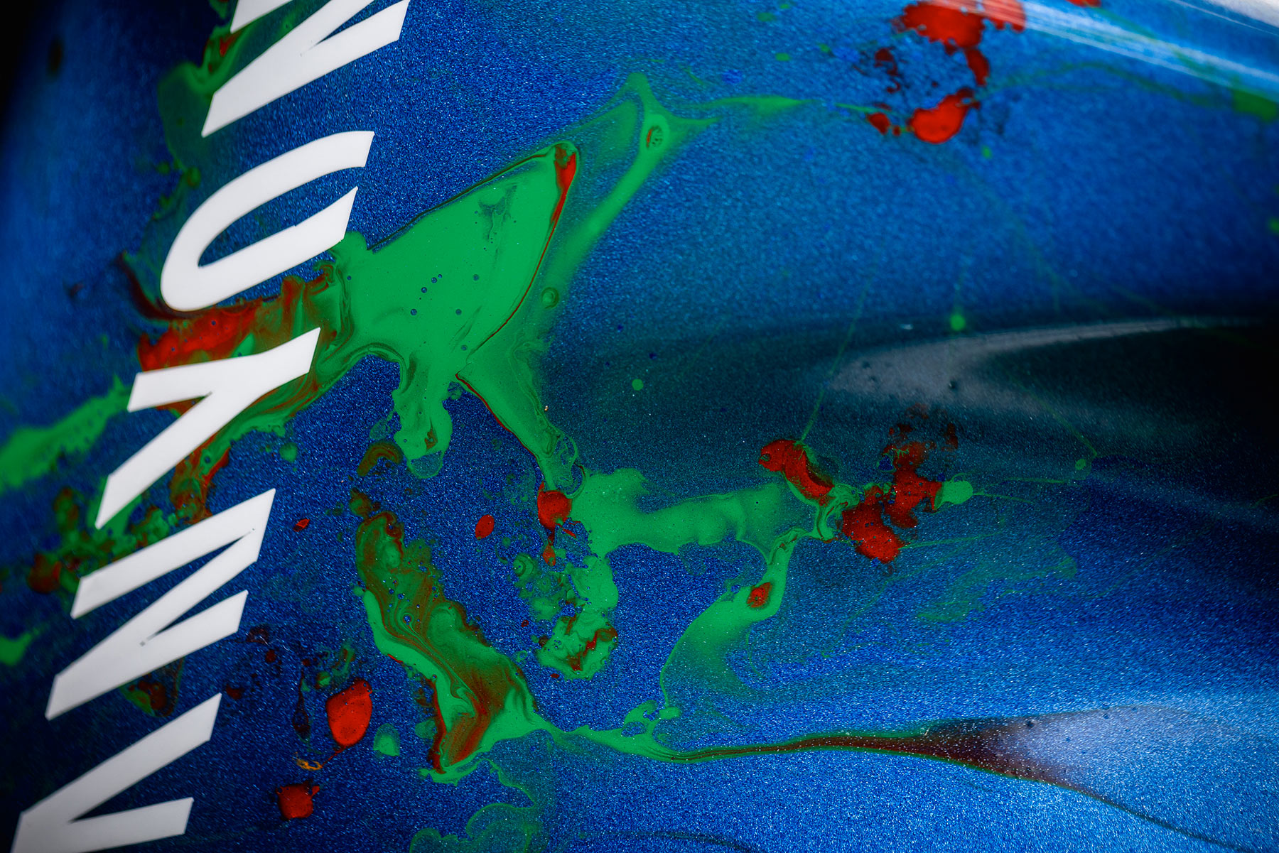 Canyon Lux CFR Valentiny Corvi