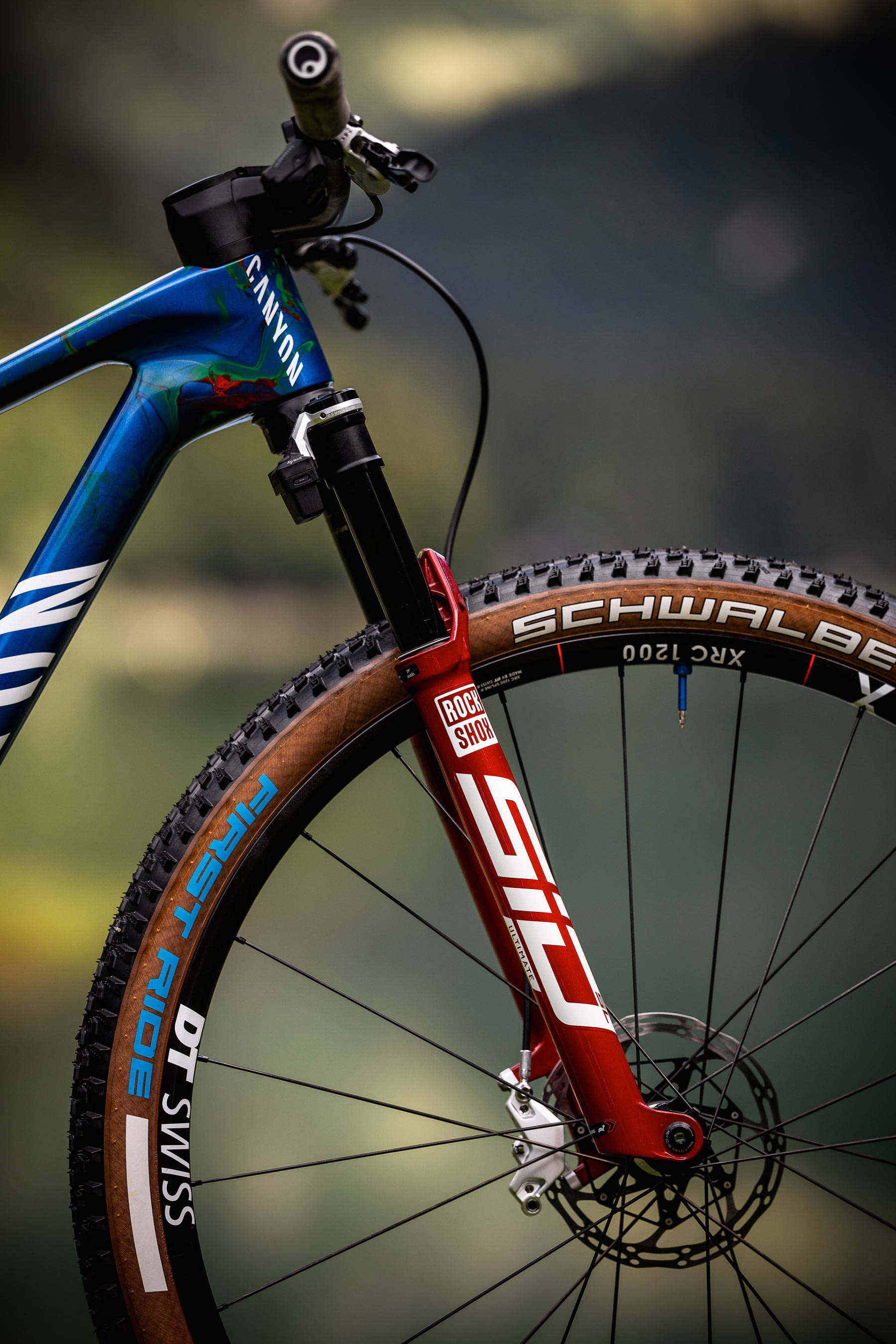 Canyon Lux CFR Valentiny Corvi