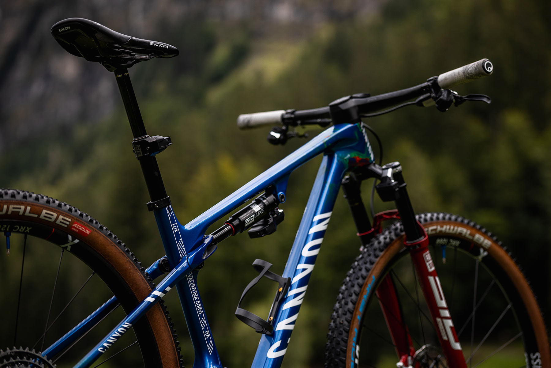 Canyon Lux CFR Valentiny Corvi