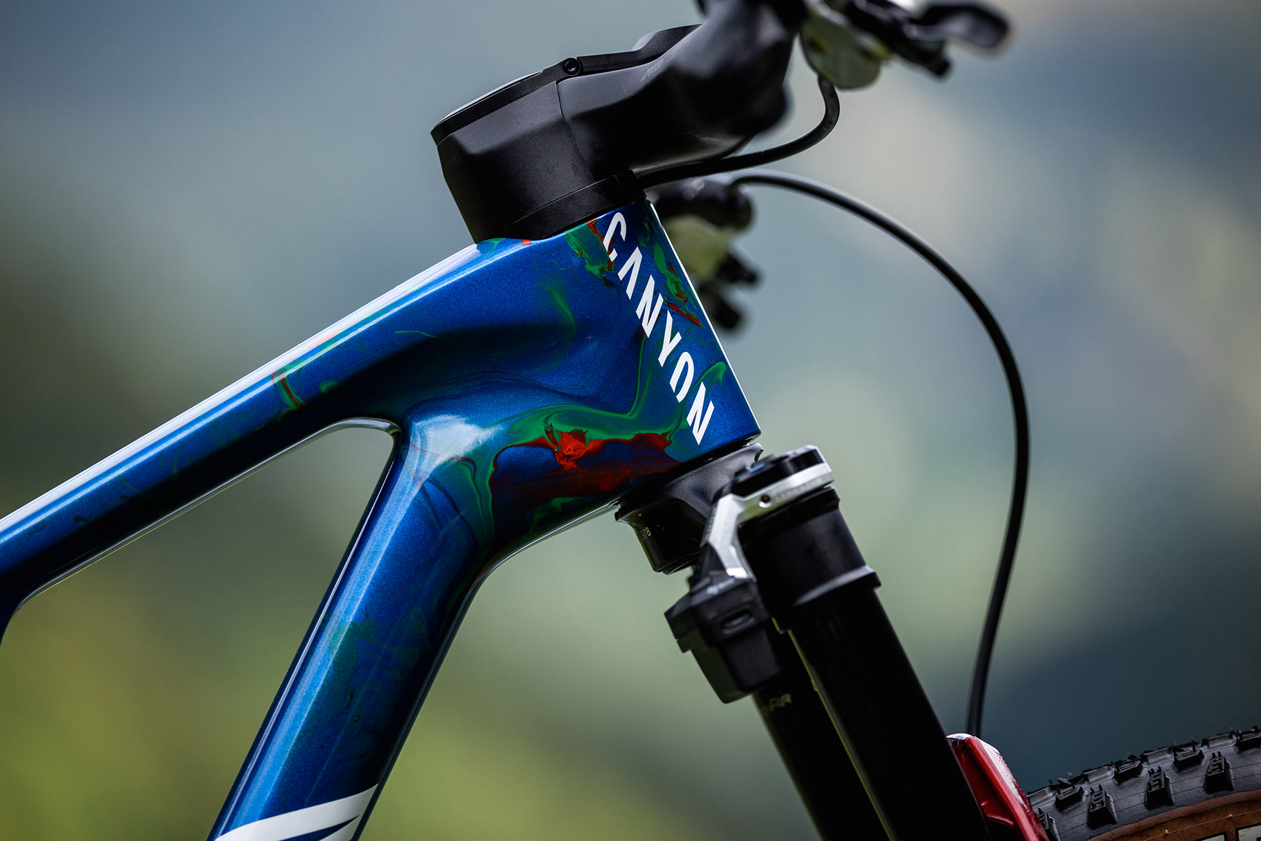 Canyon Lux CFR Valentiny Corvi