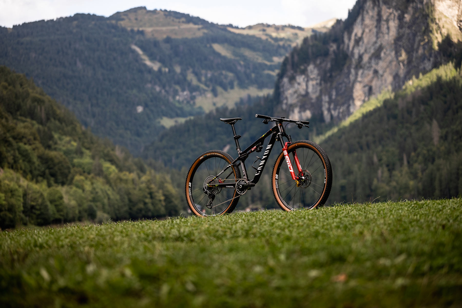 Canyon Lux CFR Lucy Schwarzbauera