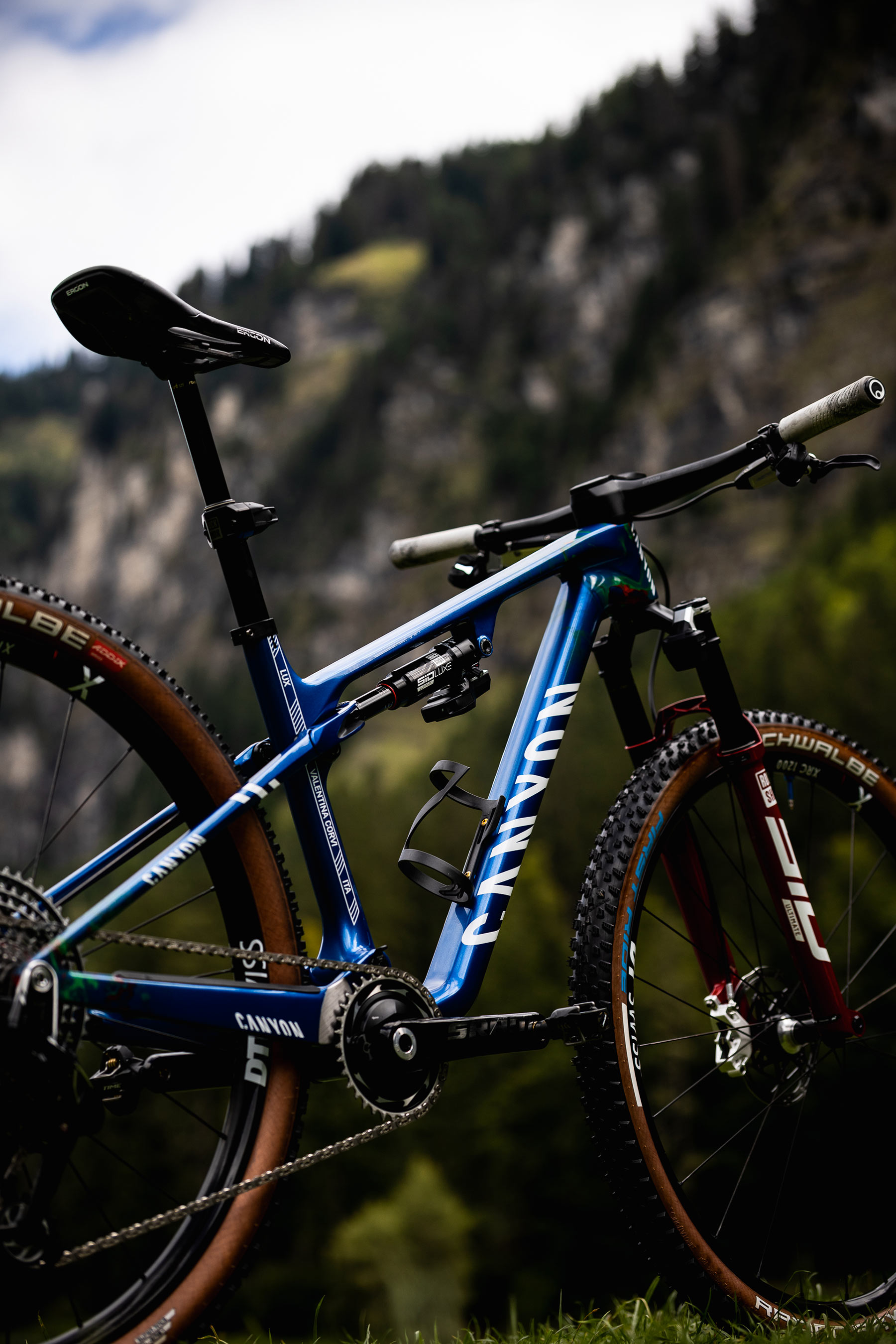 Canyon Lux CFR Valentiny Corvi