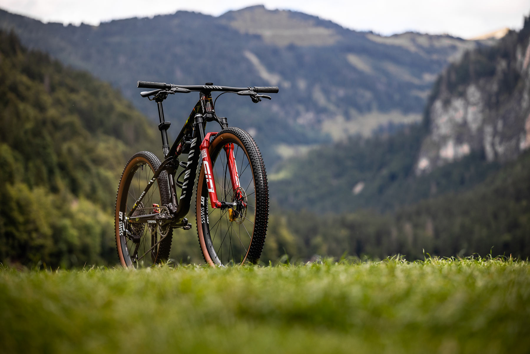 Canyon Lux CFR Lucy Schwarzbauera