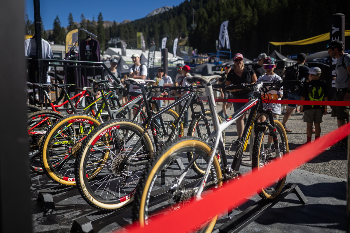 vstava kol Nino Schurtera