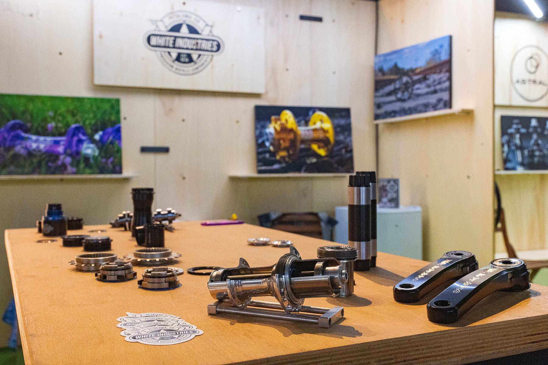 BESPOKED 2025 - Komponenty