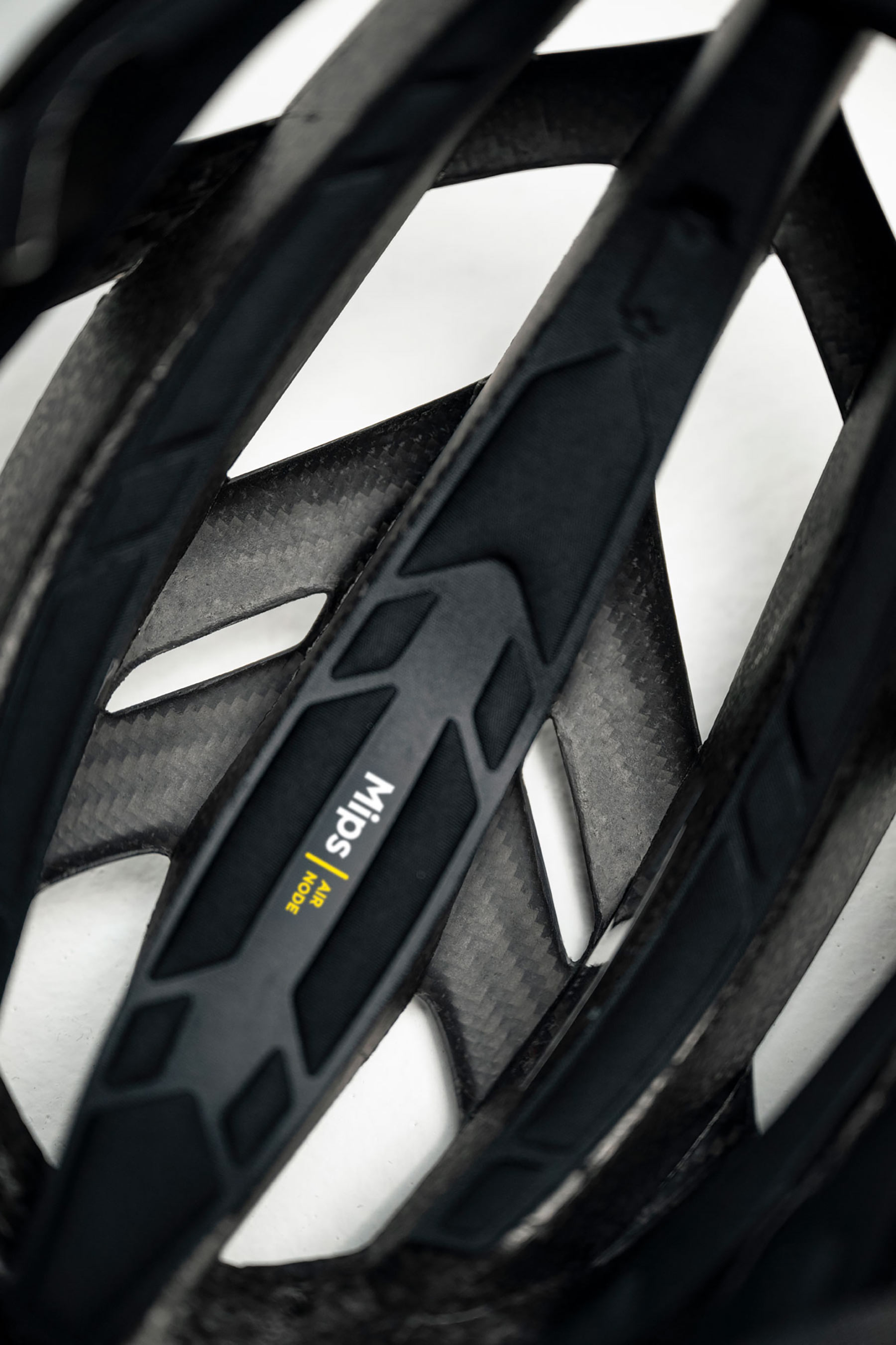 MET Trenta 3K Carbon