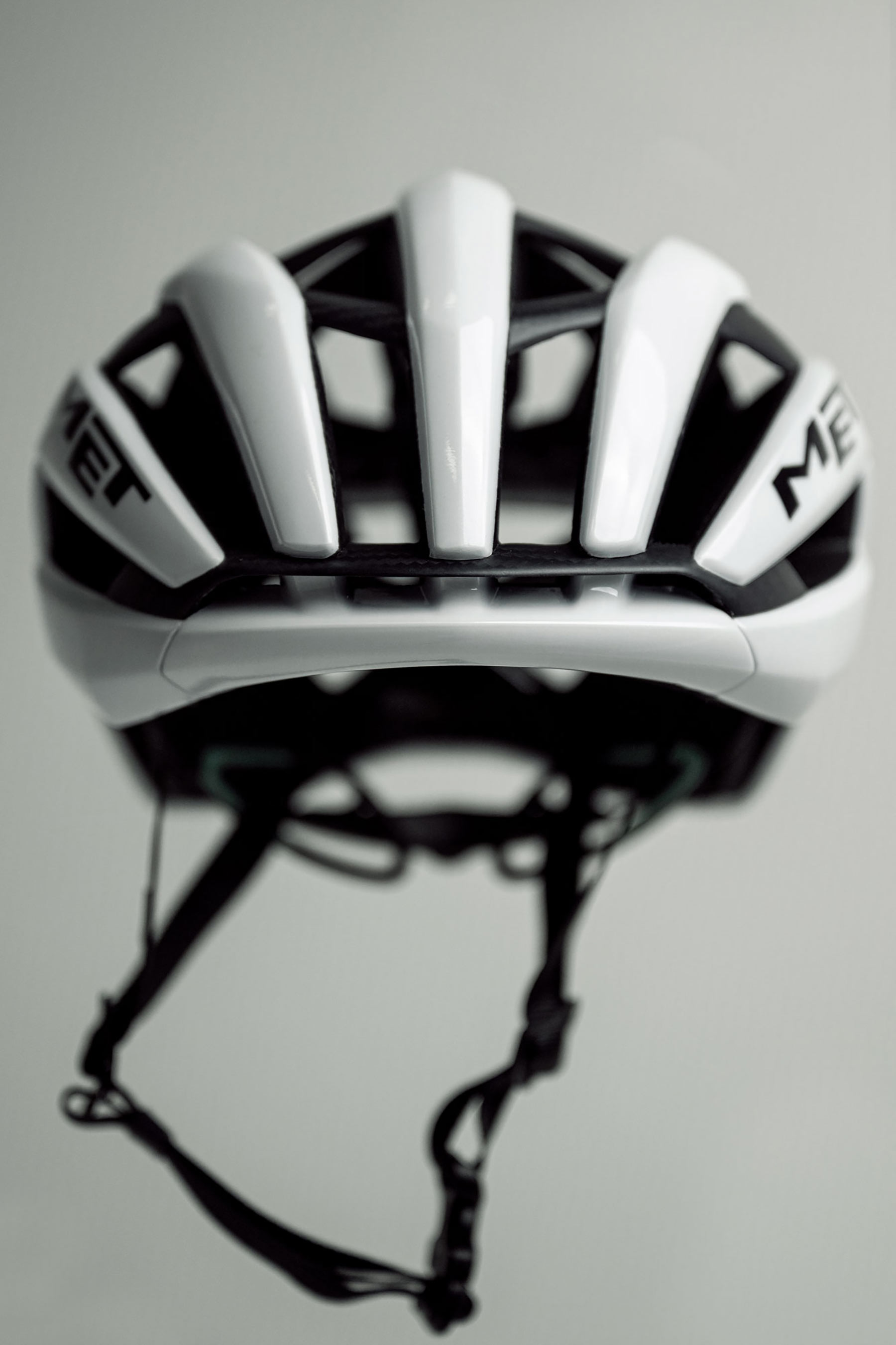 MET Trenta 3K Carbon