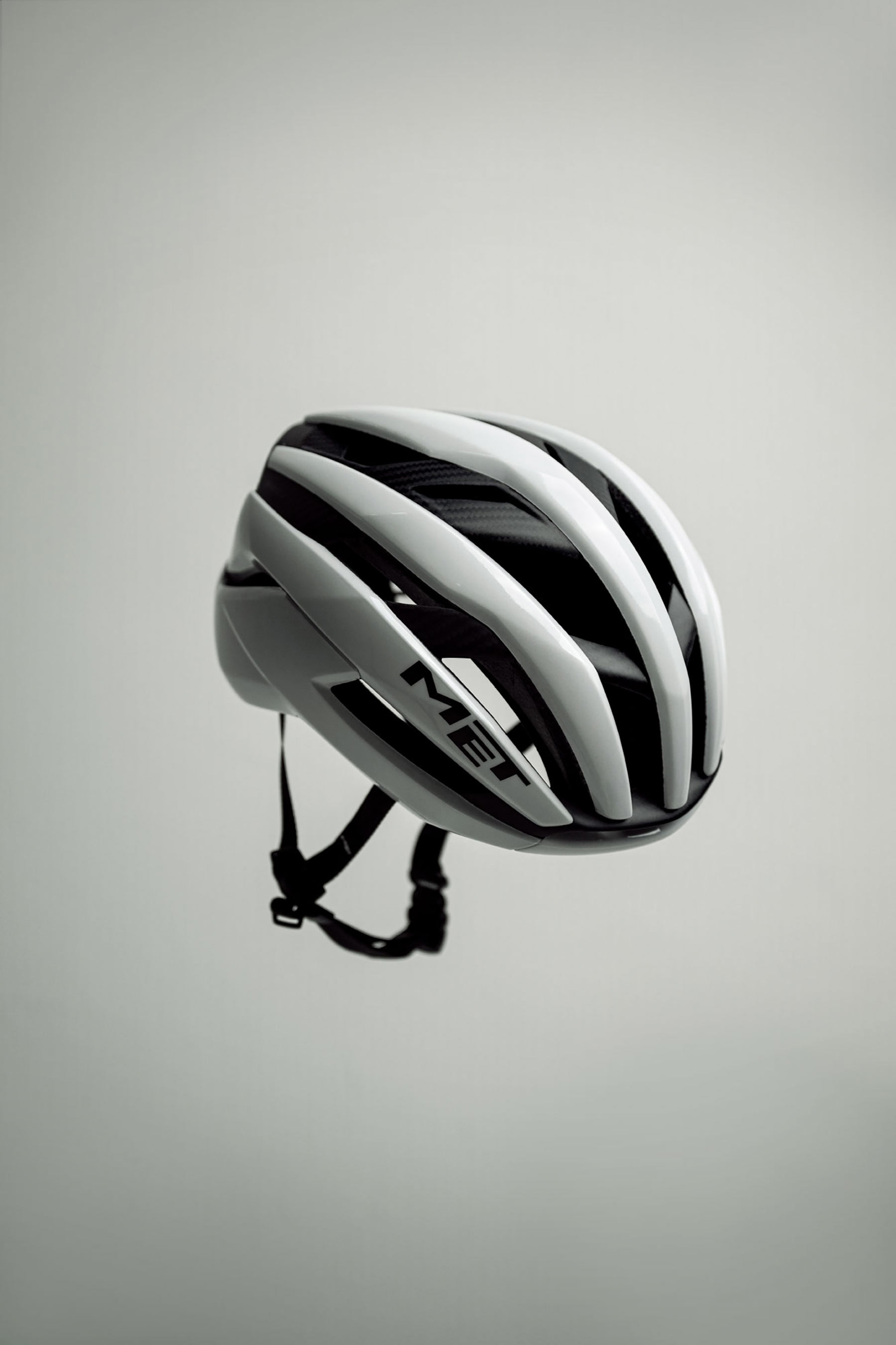 MET Trenta 3K Carbon