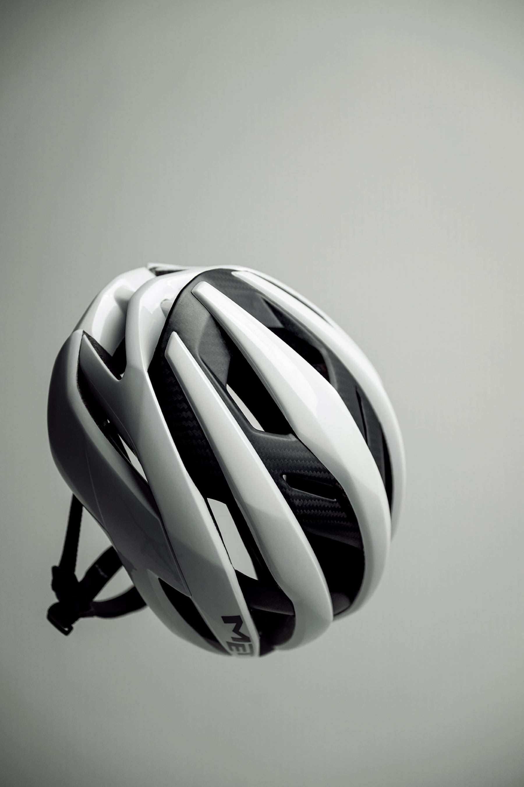 MET Trenta 3K Carbon