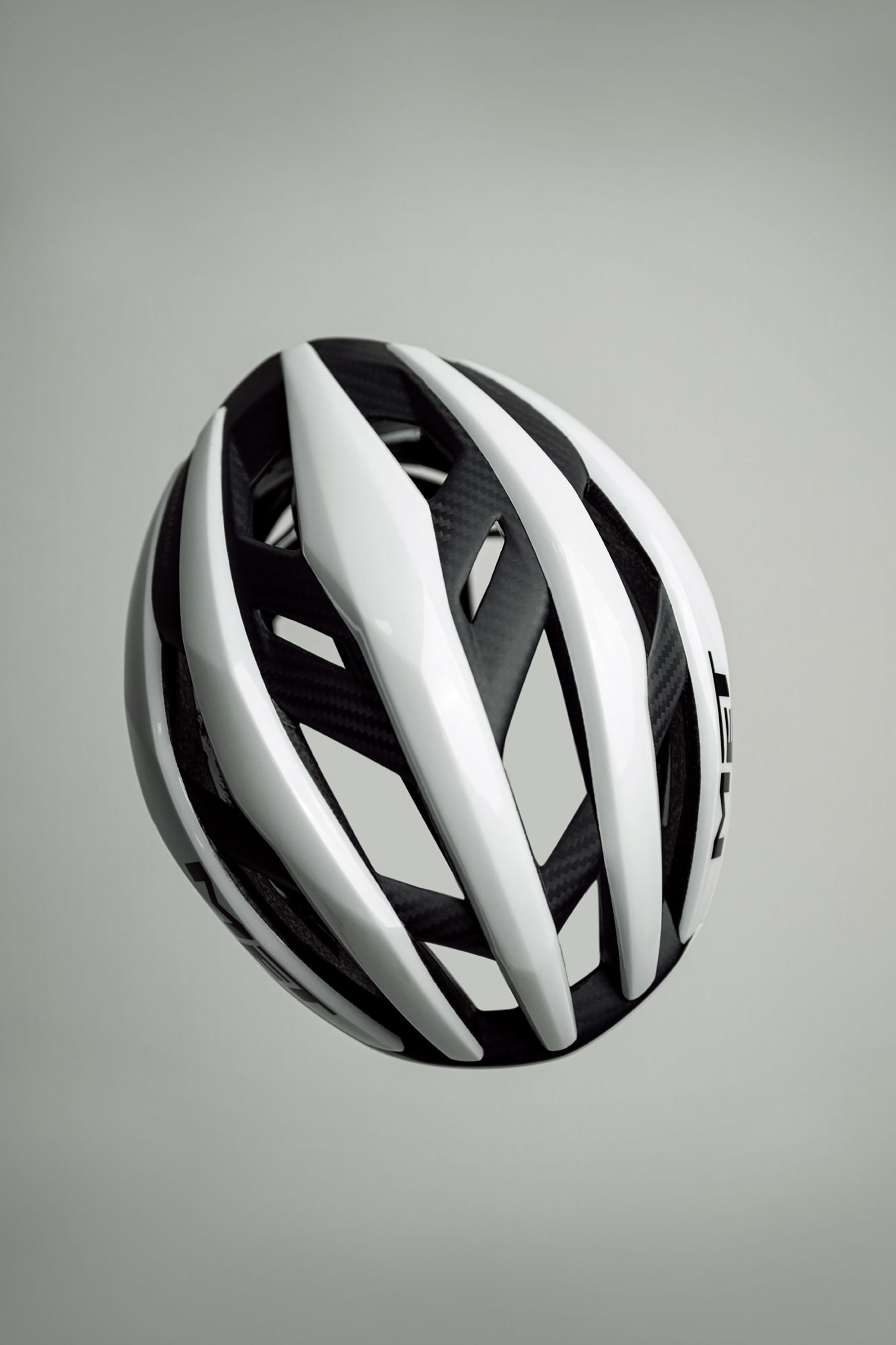 MET Trenta 3K Carbon