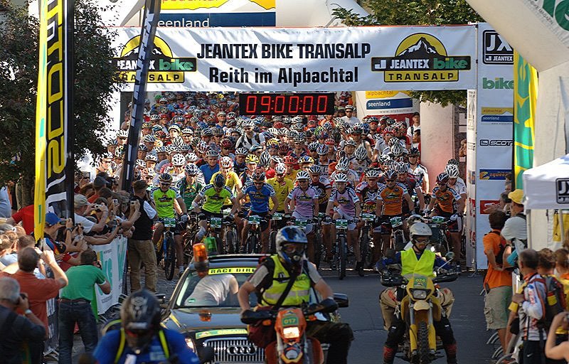 Jeantex Bike Transalp Challenge 2007, foto: Miroslav Hlouek, Jakub Vekrna, eventshot.eu