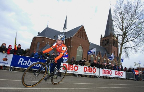 Mistrovství světa Cyklokros, Hoogerheide/NIZ - 1.2. 2009 - domácí cyklokrosařka Daphny Van Den Brand počítala s lepším než sedmým místem..