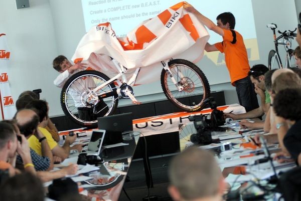 KTM 2010 prezentace novinek Rakousko
