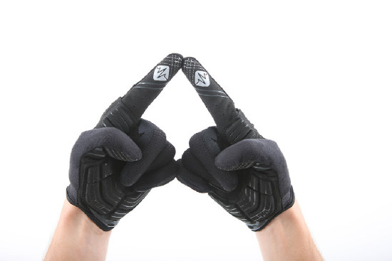 rukavice pro iPhone od Specialized