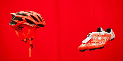 Neon Red pilba a tretry Specialized